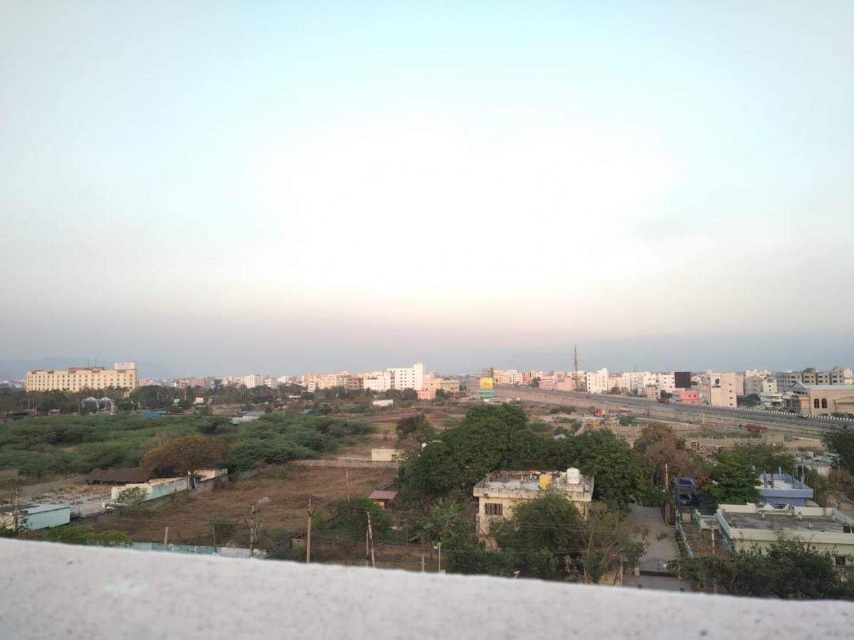 Sls Homestay - Luxury Ac Service Apartments 1Bhk, 2Bhk, 3Bhk - Direct Flyover To Alipiri Tirumala Gate - Walk To Ps4 Pure Veg Restaurants, Supermarkets - Near To National Highway & Padmavathi Amma Temple - Modular Kitchen, Living Room -Free Superfast Tirupati Exterior foto